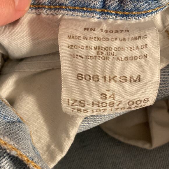 Vintage Wranglers Distressed Thrashed High Waisted Baggy Jean Shorts Size 34 - Picture 8 of 9